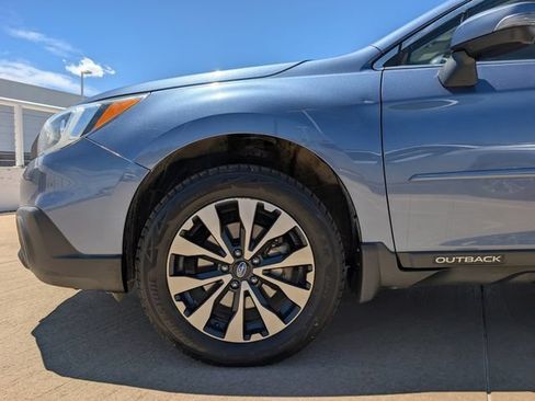 Used 2017 Subaru Outback 3.6R Limited AWD/4WD image 11