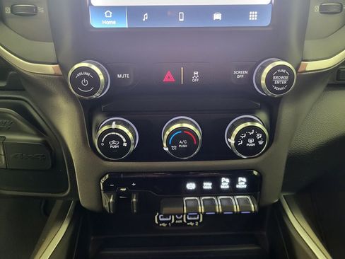 Used 2024 RAM 2500 Big Horn w/ Off Road Package AWD/4WD image 36
