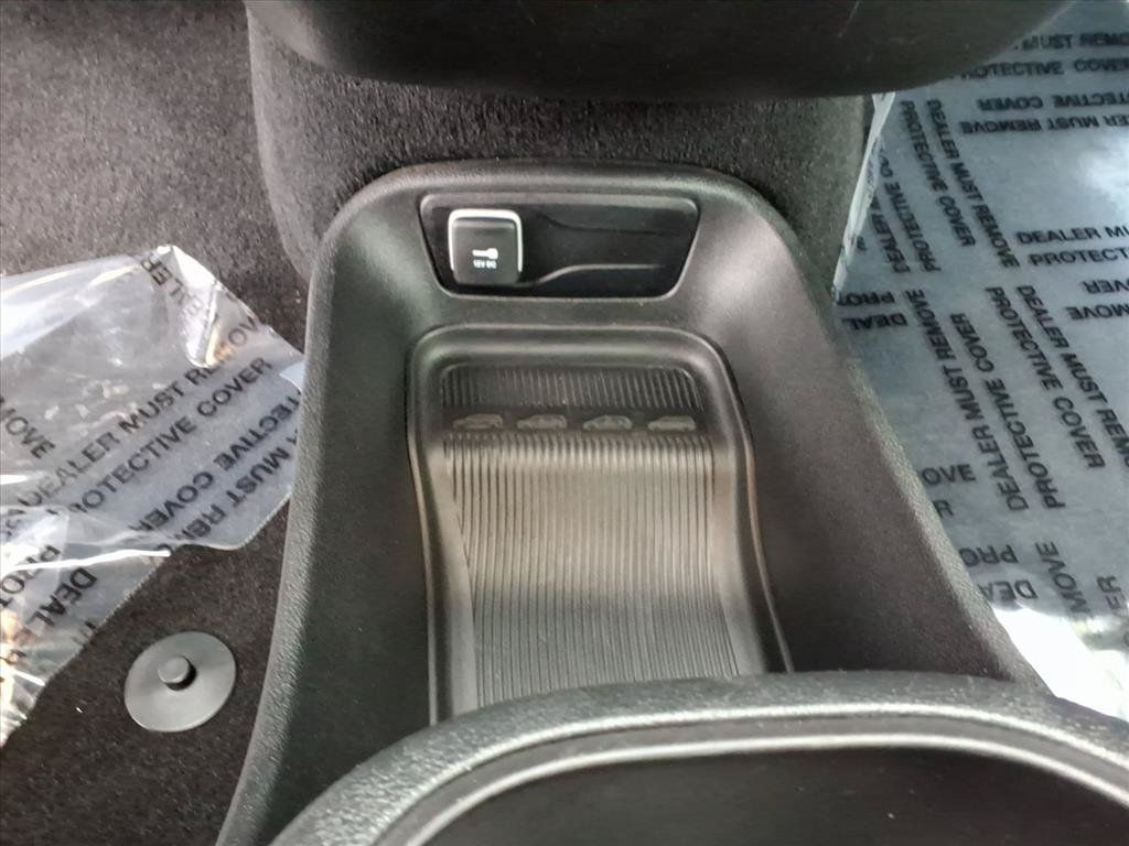 Used 2025 Chrysler Pacifica Select FWD image 13