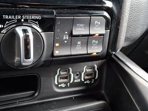 Used 2021 RAM 1500 Laramie AWD/4WD image 32