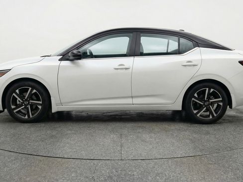 Used 2025 Nissan Sentra SV FWD image 5