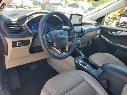 Used 2022 Ford Escape SEL w/ Technology Package image 9