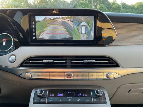 Used 2022 Hyundai Palisade Limited FWD image 19