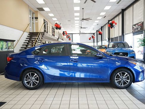 Used 2022 Kia Forte LXS w/ LXS Technology Package FWD image 16