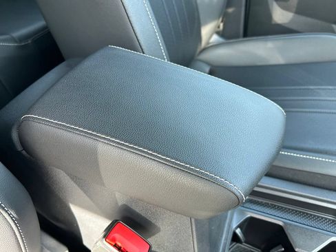 Certified 2023 Volkswagen Tiguan SE R-Line FWD image 44