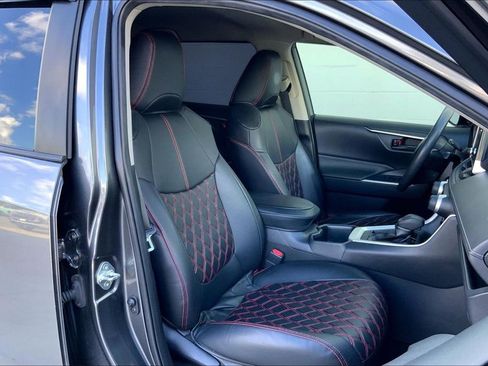 Used 2023 Toyota RAV4 LE image 7