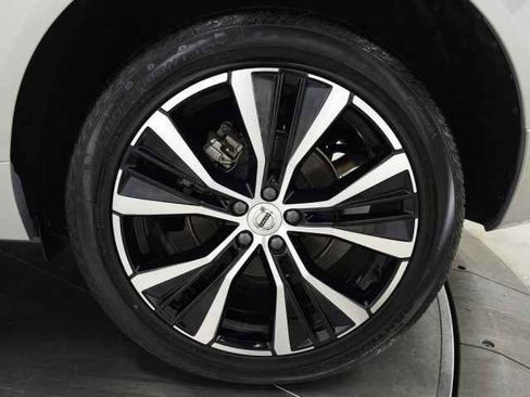 Certified 2025 Volvo XC60 B5 Plus AWD/4WD image 14