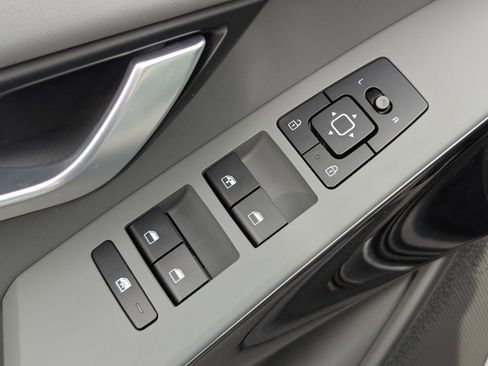New 2026 Kia Niro EX FWD image 19