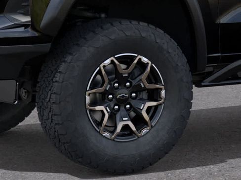 New 2026 Chevrolet Colorado ZR2 w/ Technology Package AWD/4WD image 9