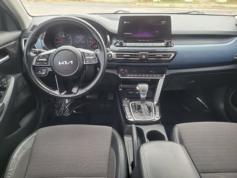Used 2022 Kia Seltos S FWD image 17