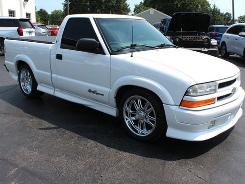 Used 2000 Chevrolet S10 Pickup Xtreme w/ Preferred Equipment Group RWD image 12