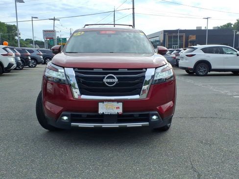 Certified 2024 Nissan Pathfinder SL AWD/4WD image 2