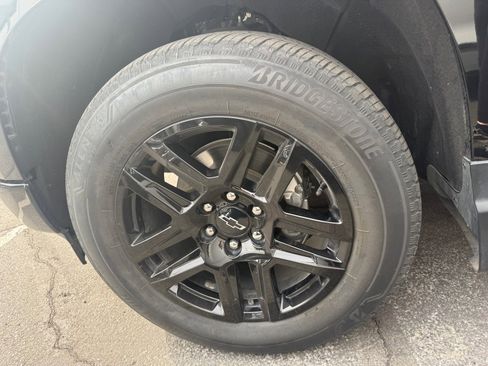 Used 2023 Chevrolet Silverado 1500 Custom w/ LPO, Dark Essentials Package image 5