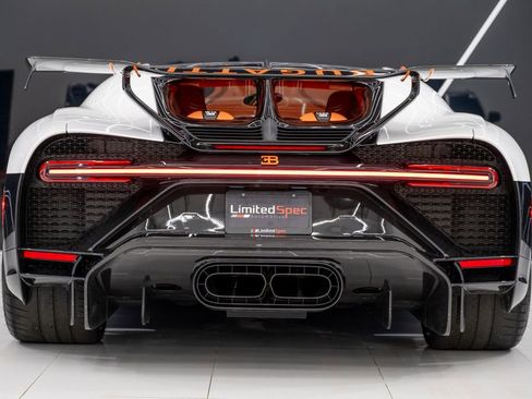 Used 2022 Bugatti Chiron Pur Sport image 17
