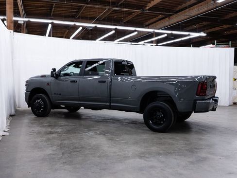 New 2026 RAM 3500 Big Horn AWD/4WD image 4