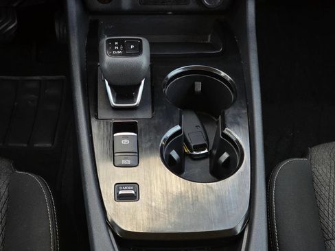 Used 2025 Nissan Rogue SV FWD image 17