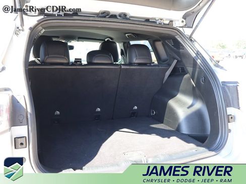 Used 2025 Jeep Compass Limited AWD/4WD image 15