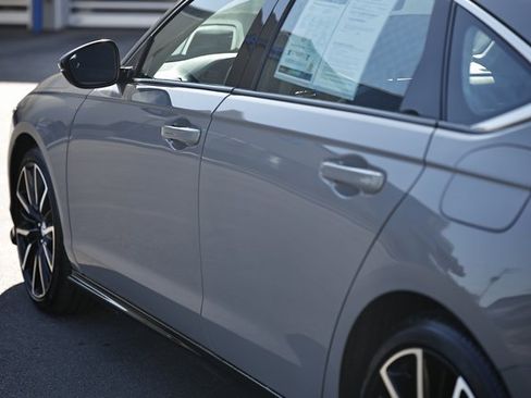 Used 2025 Honda Accord Touring image 5