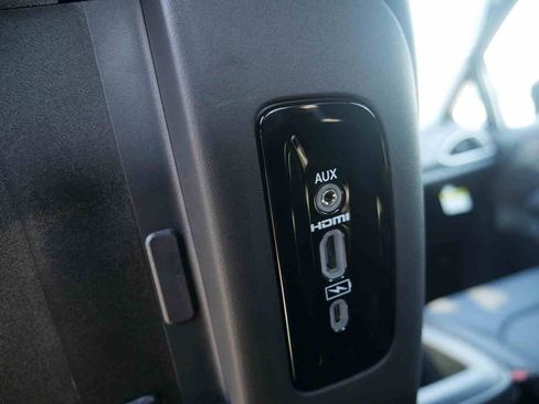 New 2026 Chrysler Pacifica Select image 14