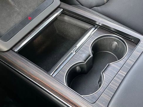 Used 2024 Tesla Model X image 23