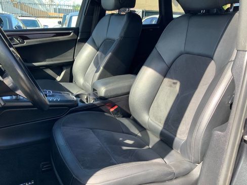 Used 2019 Porsche Macan AWD/4WD image 30