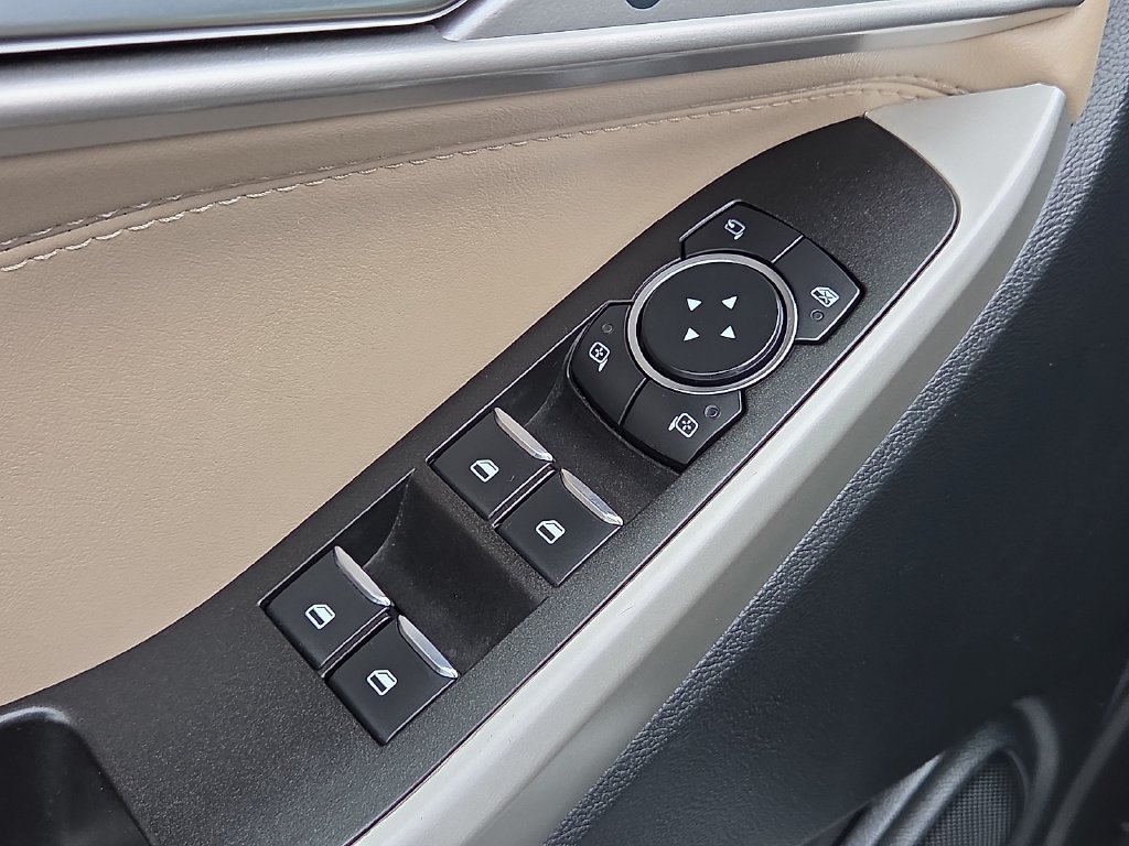 Used 2022 Ford Explorer Limited w/ Equipment Group 301A RWD image 14