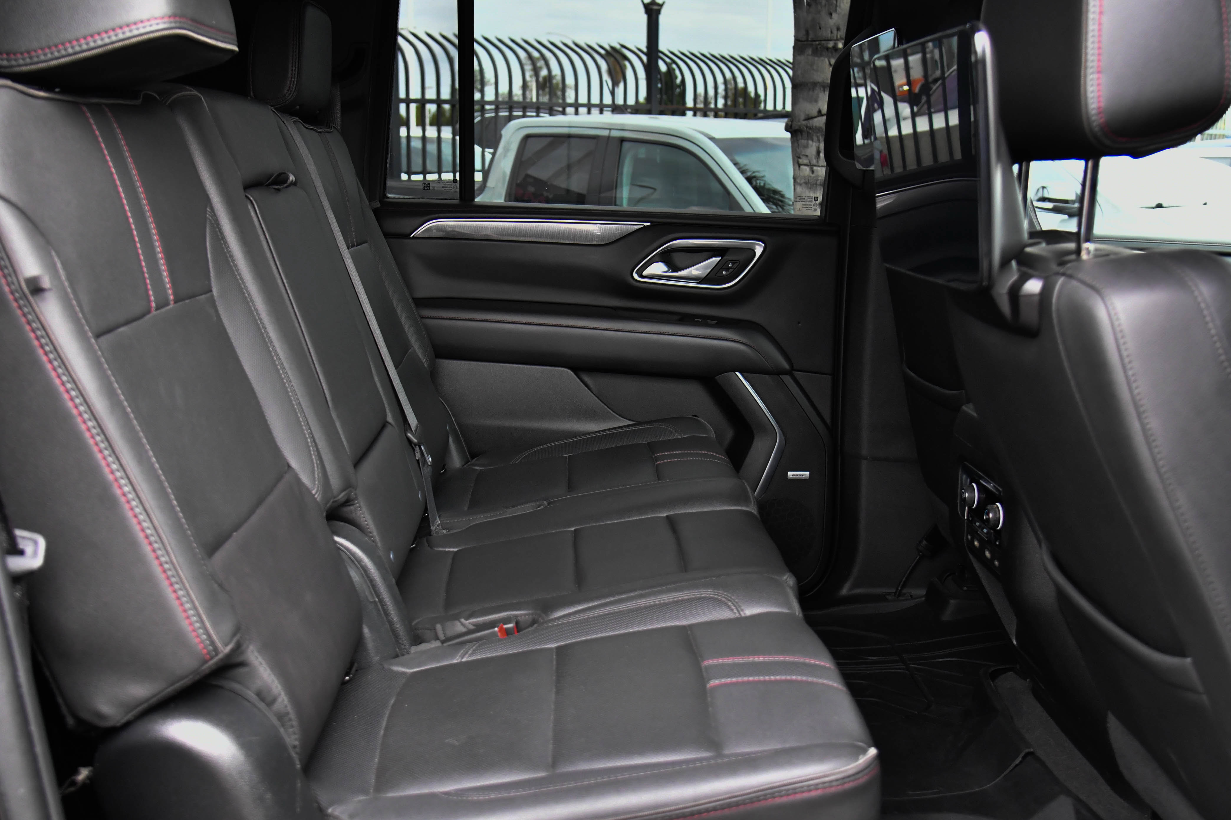 Used 2023 Chevrolet Suburban RST w/ Luxury Package AWD/4WD image 57