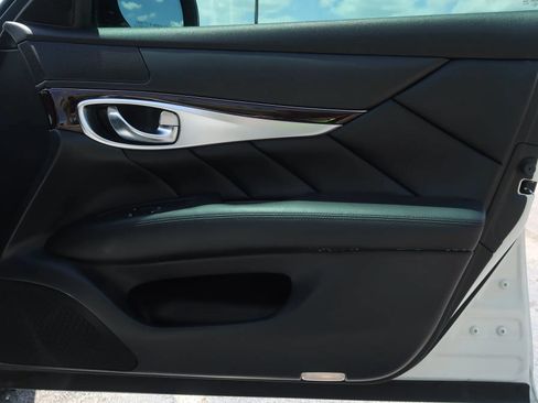 Used 2019 INFINITI Q70 Luxe w/ Sport Package RWD image 47