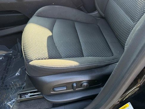 Used 2022 GMC Terrain SLE w/ Driver Convenience Package image 23