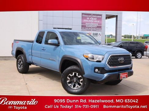 Used 2019 Toyota Tacoma TRD Off-Road AWD/4WD image 1