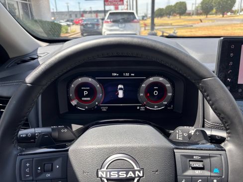 Used 2026 Nissan Rogue SL FWD image 38