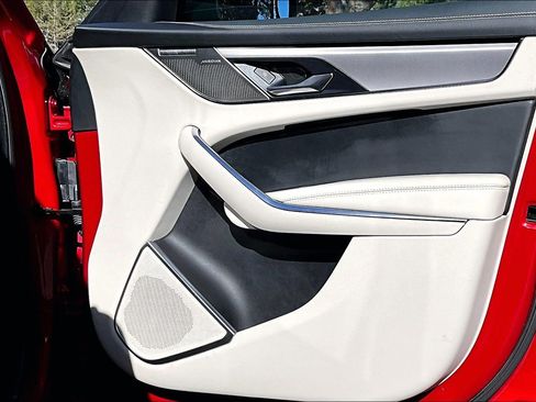 Used 2024 Jaguar F-PACE R-Dynamic S image 28