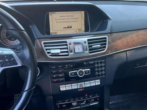 Used 2014 Mercedes-Benz E 350 4MATIC Sedan image 6