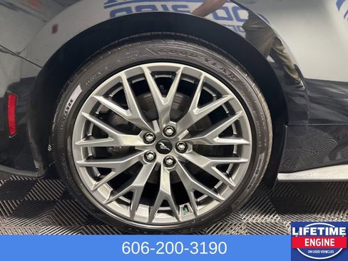 Used 2024 Ford Mustang GT Premium image 6