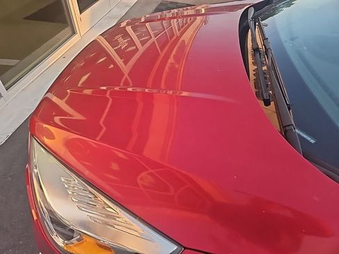 Used 2019 Ford Escape SE image 4