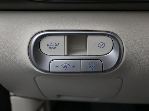 Used 2024 Genesis GV60 RWD image 24