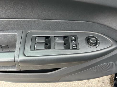 Used 2009 Chrysler 300 LX image 19