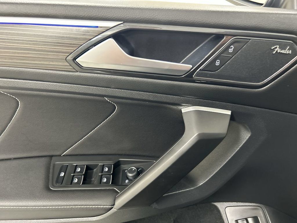 Certified 2023 Volkswagen Tiguan SEL R-Line AWD/4WD image 11