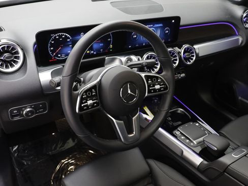 Used 2023 Mercedes-Benz EQB 300 4MATIC w/ Pinnacle Package image 6