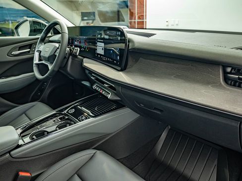 New 2026 Audi Q3 quattro 2.0T AWD/4WD image 36