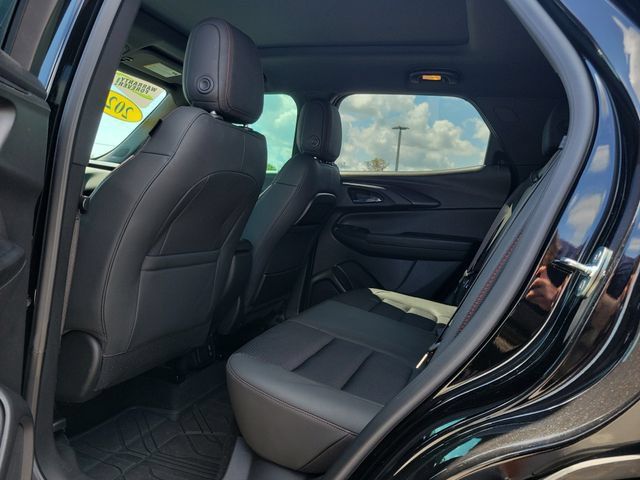 Used 2023 Chevrolet TrailBlazer RS w/ Sun and Liftgate Package FWD image 12