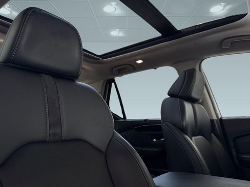 Certified 2023 Honda Pilot Touring image 14