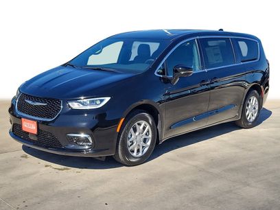 New 2026 Chrysler Pacifica Select
