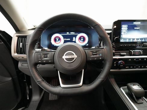 Certified 2024 Nissan Pathfinder Platinum w/ Cargo Package image 4