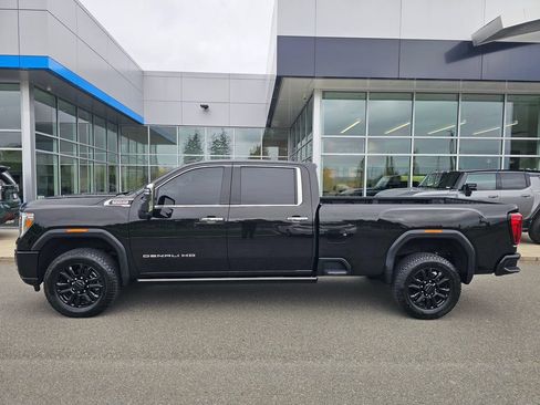 Used 2022 GMC Sierra 3500 Denali w/ Denali Black Diamond Edition AWD/4WD image 2
