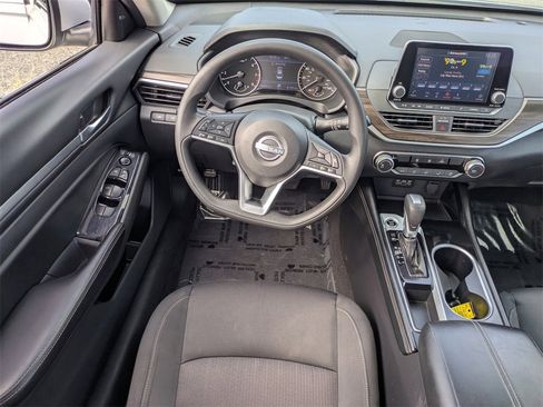 Used 2023 Nissan Altima 2.5 SV image 15