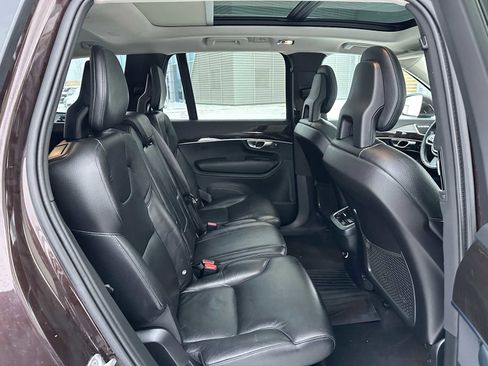 Used 2018 Volvo XC90 T6 Momentum image 12