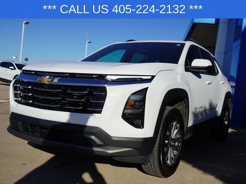 Used 2025 Chevrolet Equinox LT w/ Convenience Package II image 4