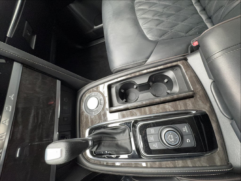 Used 2022 Nissan Armada Platinum w/ Captain's Chairs Package RWD image 58