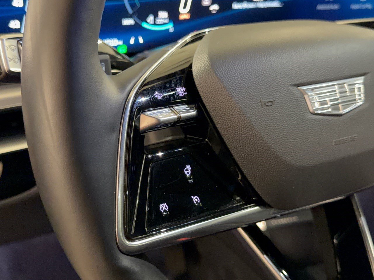 Certified 2024 Cadillac Lyriq Sport AWD/4WD image 18